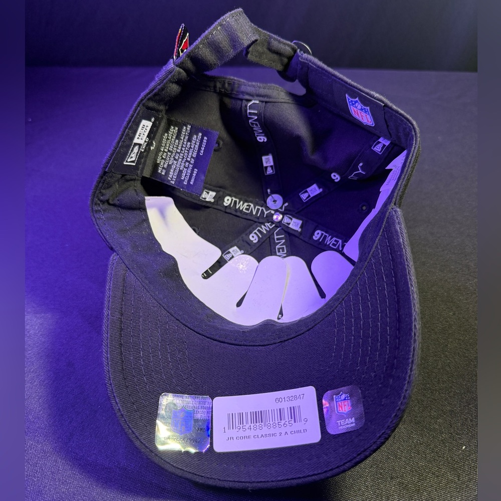 Stitched on lLogo NFL Arizona Cardinals New Era Black 9TWENTY Child Cap NWT - Picture 5 of 9